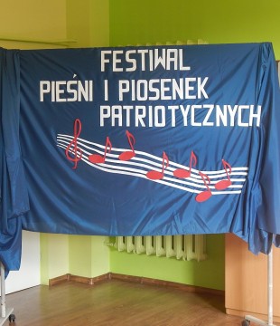 Szkolne Eliminacje Festiwalu Pieśni i Piosenki Patriotycznej w Nowych Iganiach