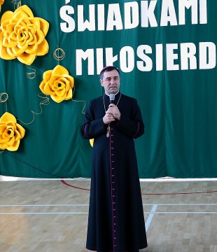 Ks. Biskup Piotr Sawczuk w Nowych Iganiach